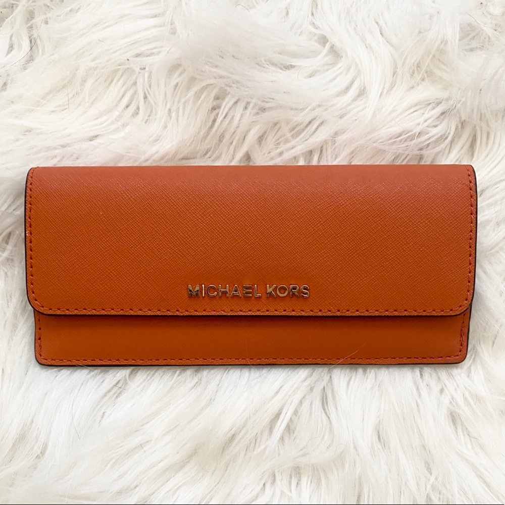 MICHAEL KORS. ORANGE. PETITE WALLET ❤️❤️❤️